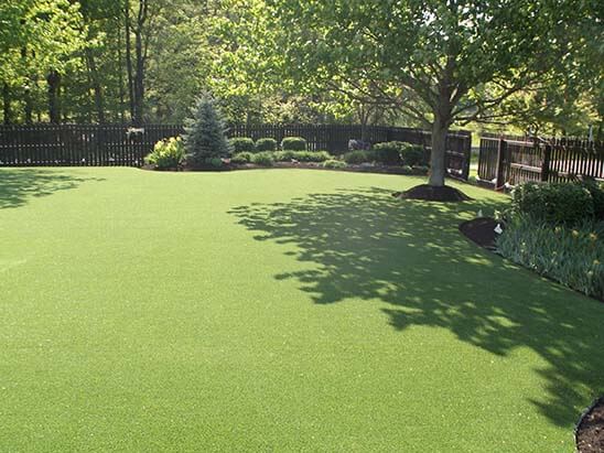 low-cut-artificial-grass-manicured