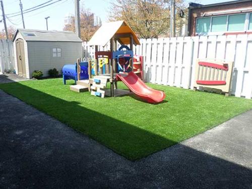 residential-playground-with-turf